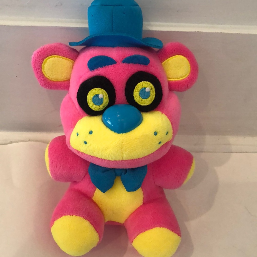 Five Nights at Freddy Blacklight Freddy plush -pink